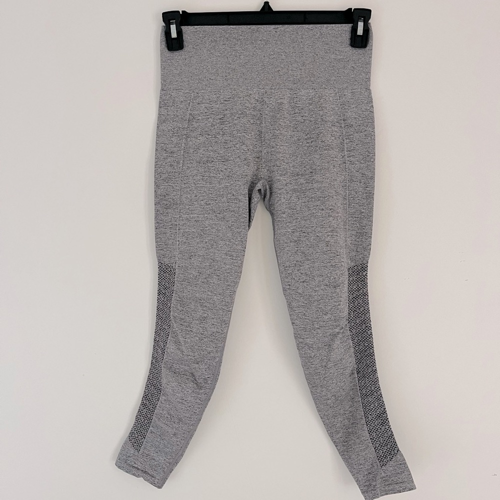 Fabletics Sync Seamless High-Waisted 7/8 Legging